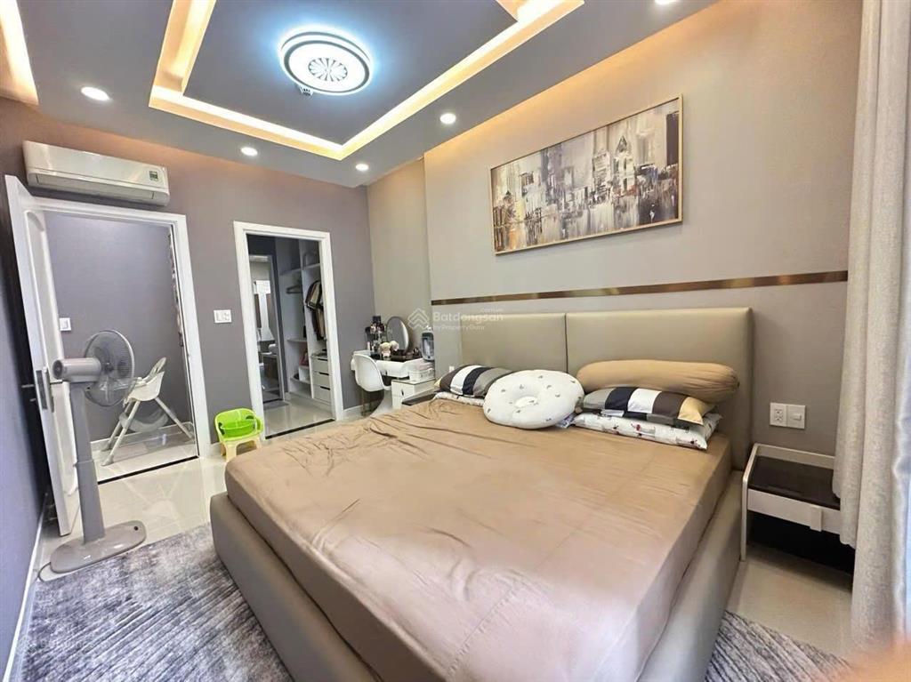 Bán căn hộ 5.9tỷ nội thất đầy đủ golden mansion  novaland 2phòng ngủ 2wc 69m2 sát sân bay tầng cao