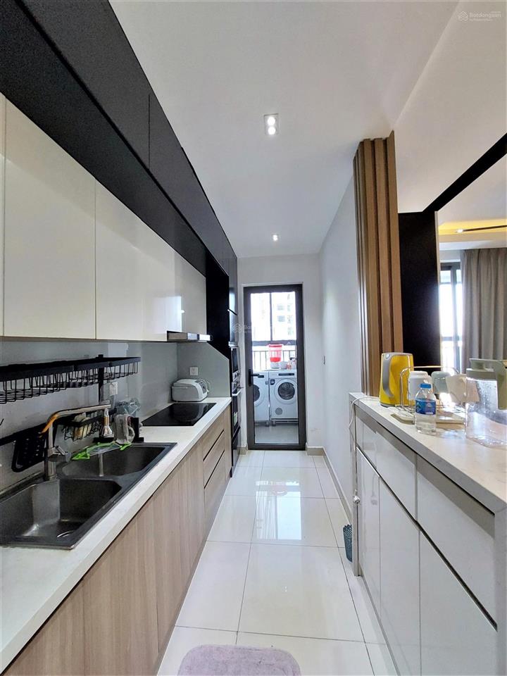 Cho thuê 3 phòng ngủ 2wc đầy đủ nội thất 20 triệu/th 110m2 botanica premier  novaland view sân bay