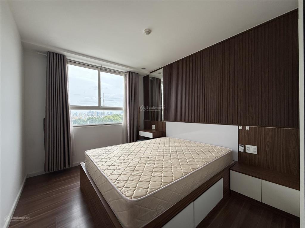 Cho thuê căn hộ golden mansion  novaland đủ nội thất 1 phòng ngủ riêng 55m² có slot xe hơi
