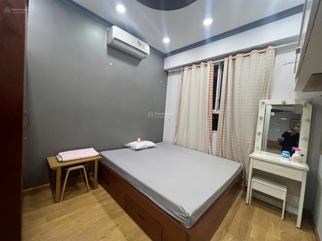 Giá 3.88 tỷ full nội thất the botanica  novaland tầng trung cần tiền bán gấp khu sân bay 1pn 1wc