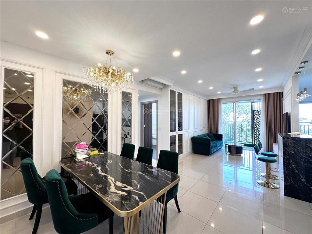 Cho thuê căn hộ ở ngay có chỗ gửi xe hơi orchard parkview  novaland 3phòng ngủ 2wc 85m2 0932 622 ***