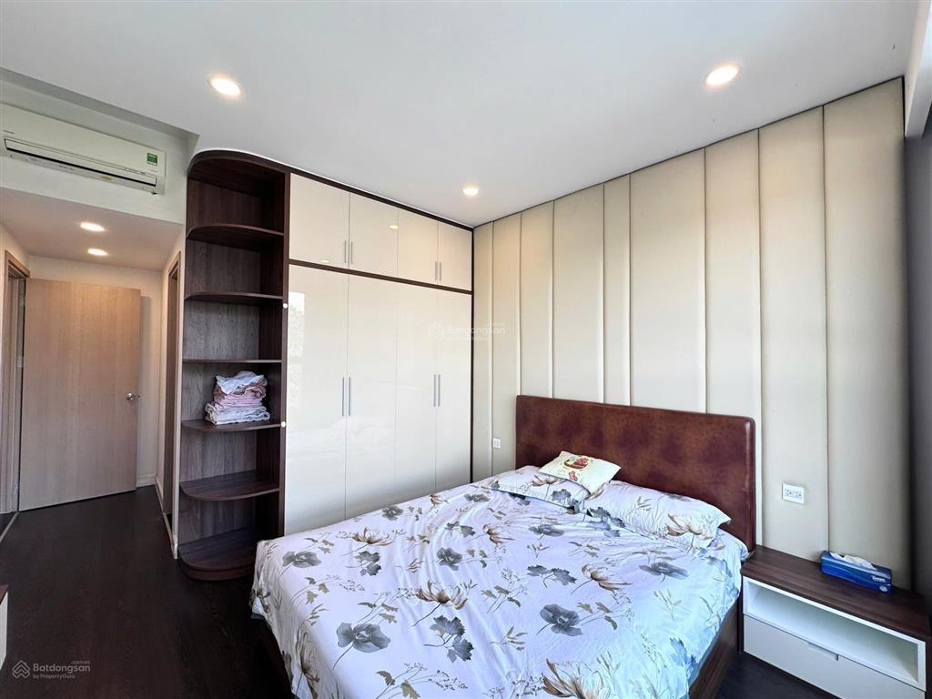 Cho thuê căn hộ ở ngay có chỗ gửi xe hơi orchard parkview  novaland 3phòng ngủ 2wc 85m2 0932 622 ***