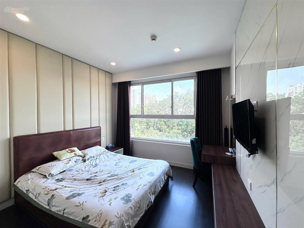 Cho thuê căn hộ ở ngay có chỗ gửi xe hơi orchard parkview  novaland 3phòng ngủ 2wc 85m2 0932 622 ***