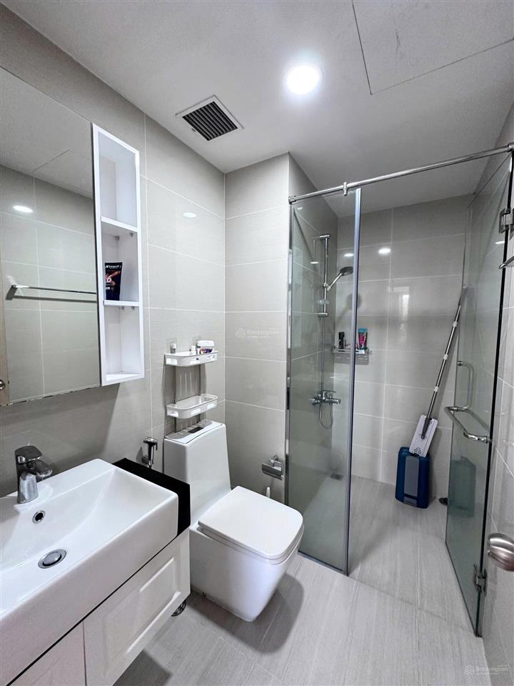 Cho thuê căn hộ ở ngay có chỗ gửi xe hơi orchard parkview  novaland 3phòng ngủ 2wc 85m2 0932 622 ***