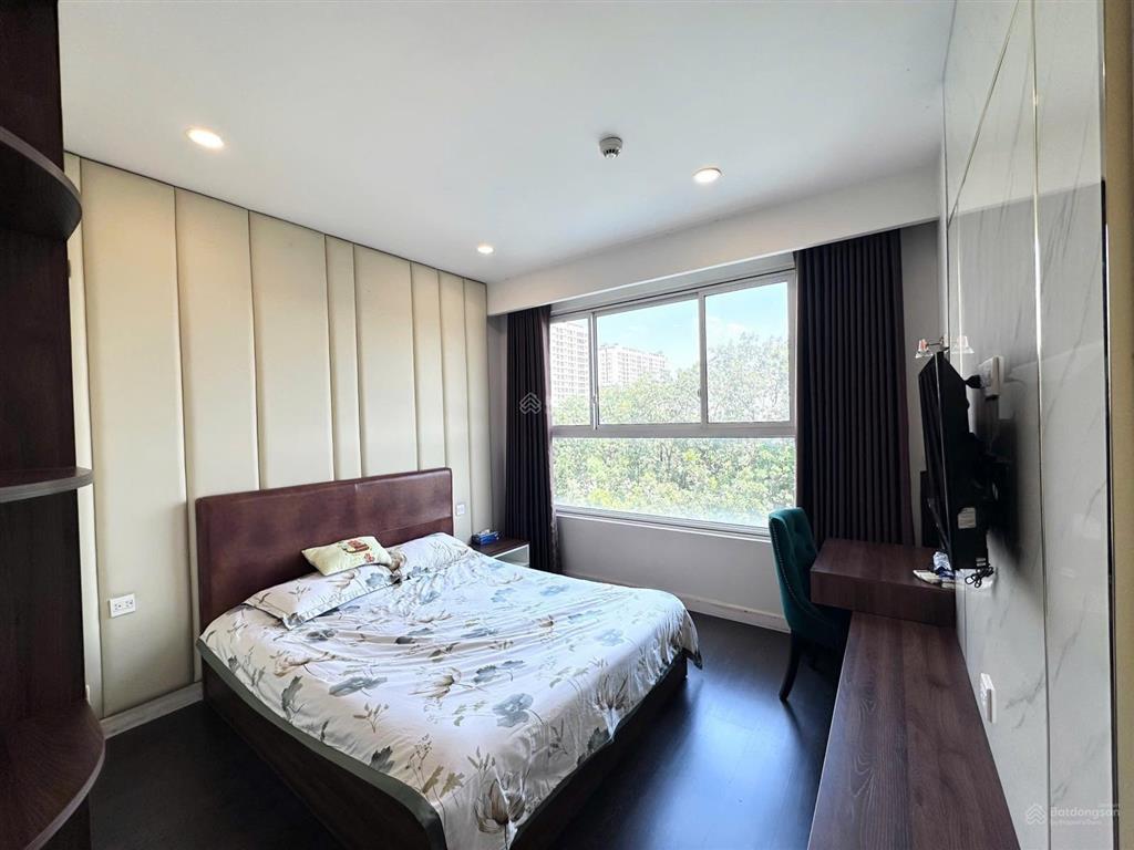 Cho thuê căn hộ ở ngay có chỗ gửi xe hơi orchard parkview  novaland 3phòng ngủ 2wc 85m2 0932 622 ***