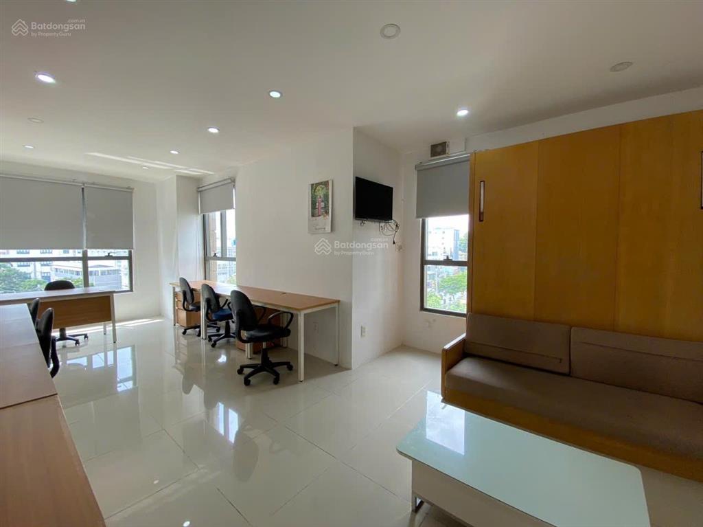 Cho thuê giá 9 triệu/th nội thất ở và văn phòng toà garden gate  novaland 1 phòng 1wc 0932 622 ***
