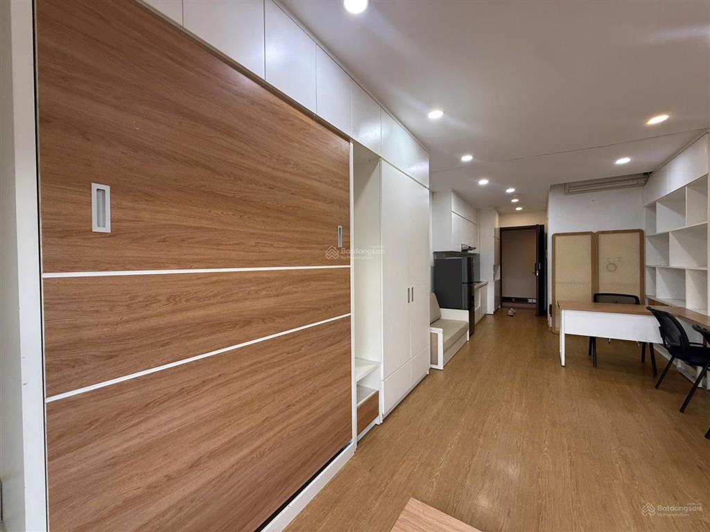 Cho thuê giá 9 triệu/th nội thất ở và văn phòng toà garden gate  novaland 1 phòng 1wc 0932 622 ***