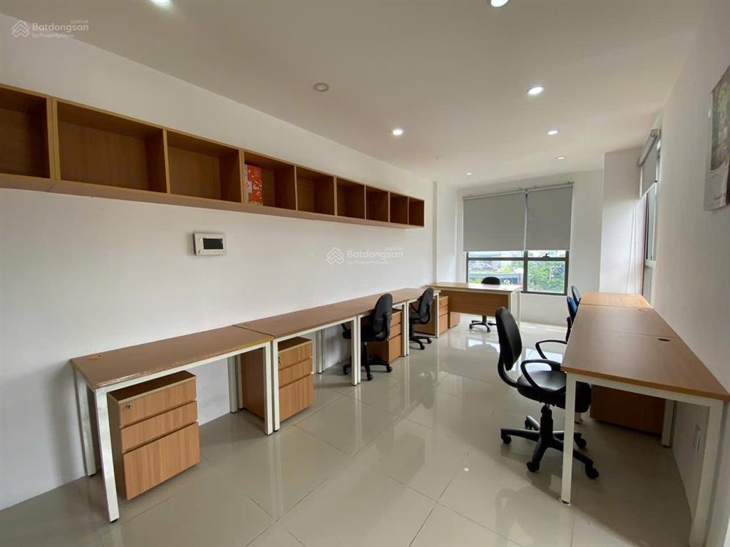 Cho thuê giá 9 triệu/th nội thất ở và văn phòng toà garden gate  novaland 1 phòng 1wc 0932 622 ***
