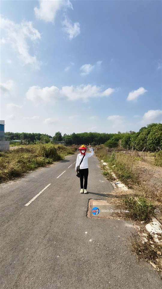 Bán nền thổ cư 110m2 siêu rẻ, đường nhựa 8m ngay ca xã an viễn và đt 777, đối diện tổng kho 620ha