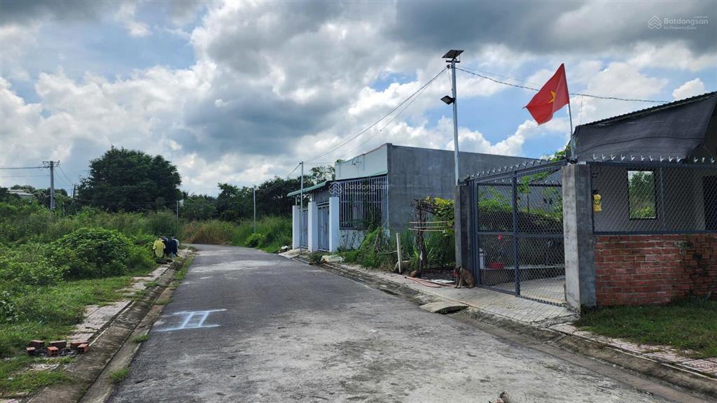 Chủ ngộp bán gấp 105m2, đất sổ riêng thổ cư, ngay kcn bàu xéo và vành đai 4