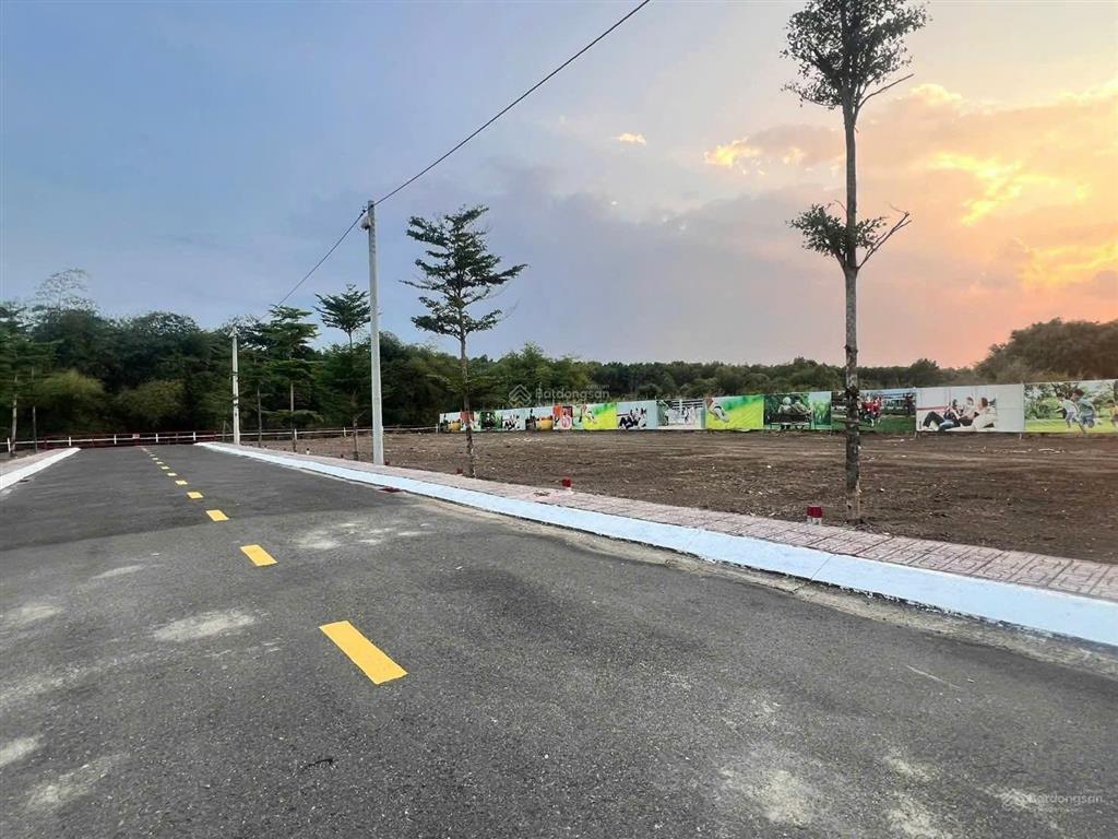 Quá rẻ cho 1 lô đất thổ cư, đường nhựa 6m, đối diện tổng kho miền đông và đại đô thị 351ha