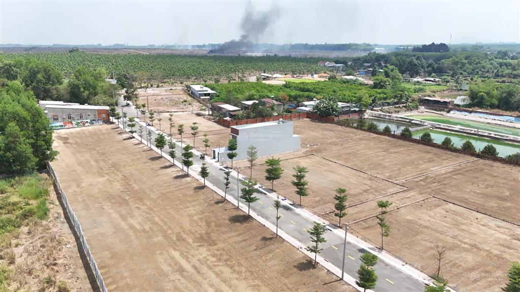 Quá rẻ cho 1 lô đất thổ cư, đường nhựa 6m, đối diện tổng kho miền đông và đại đô thị 351ha