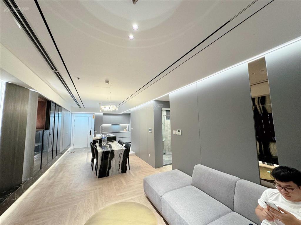 Chính chủ cần bán căn góc 3 ngủ toà a full nội thất cao cấp, tầng cao view thành phố