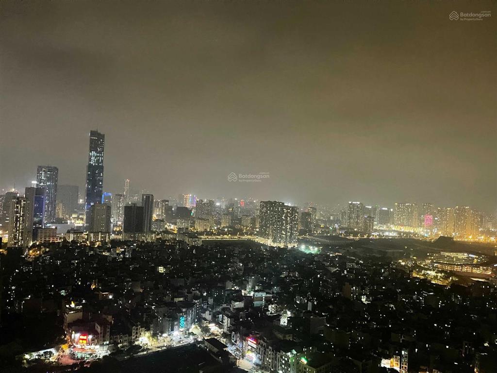 Chính chủ cần bán căn góc 3 ngủ toà a full nội thất cao cấp, tầng cao view thành phố