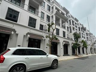 Bán gấp căn xẻ khe 75m2 hướng tây tứ trạch dự án vinhomes cổ loa  0929 725 ***