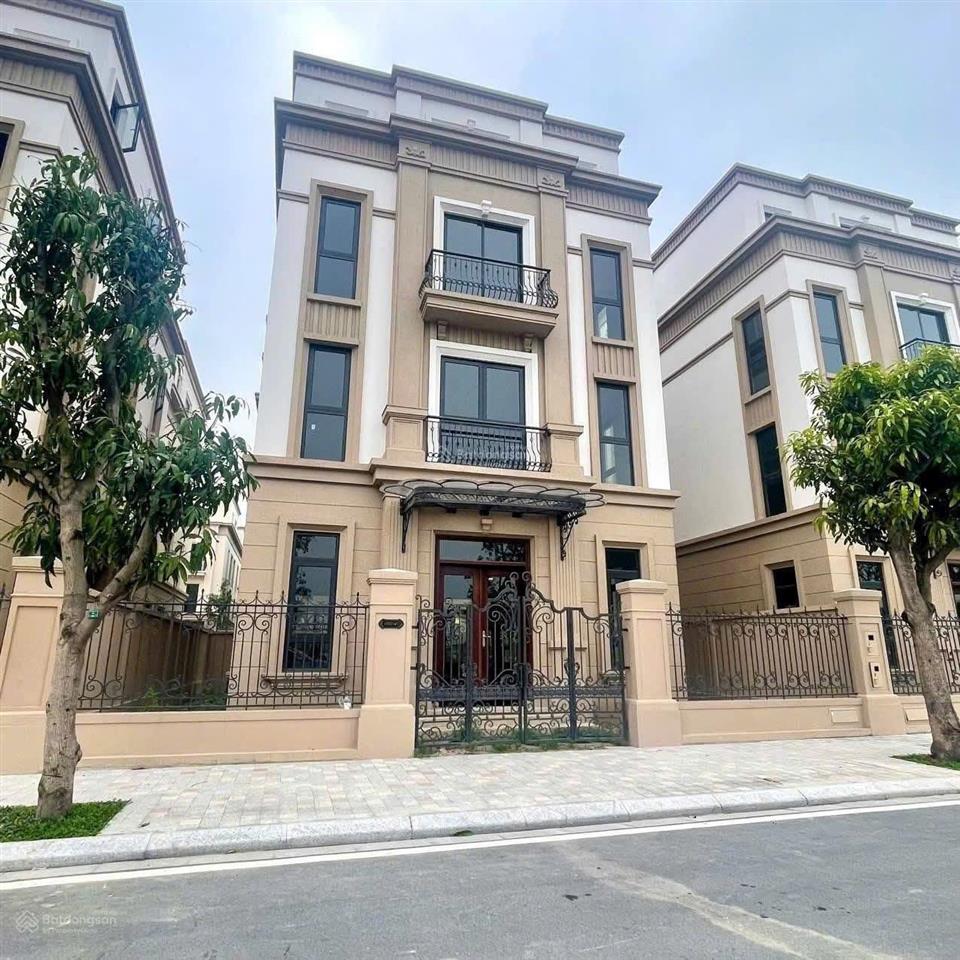 Viễn đông 75m2 hướng đông nam dãy 1 sát hồ  0929 725 ***
