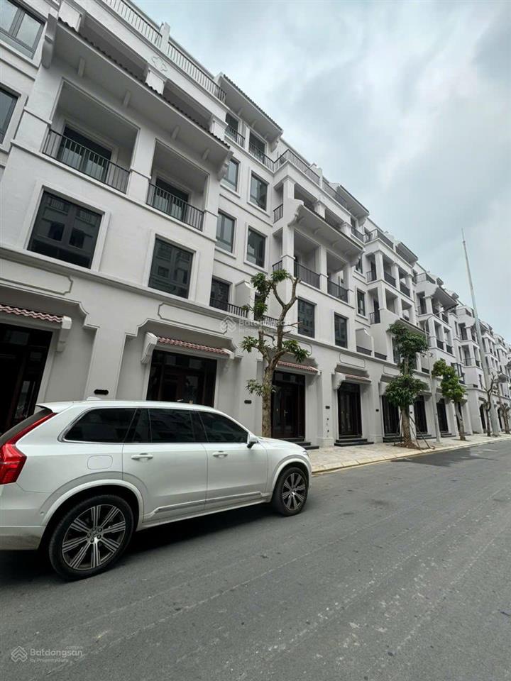 Viễn đông 75m2 hướng đông nam dãy 1 sát hồ  0929 725 ***
