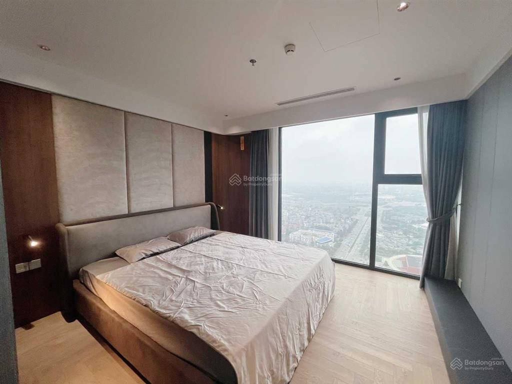 Chủ nhà cần bán gấp căn góc 3 ngủ toà a full nội thất liền tường, tầng cao view thành phố
