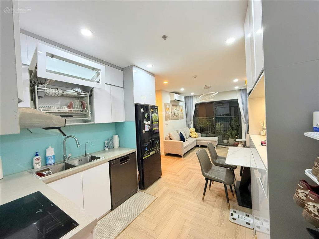 Chính chủ cần bán căn 2 ngủ 1 vs full nội thất toà i5 view thoáng tầng đẹp