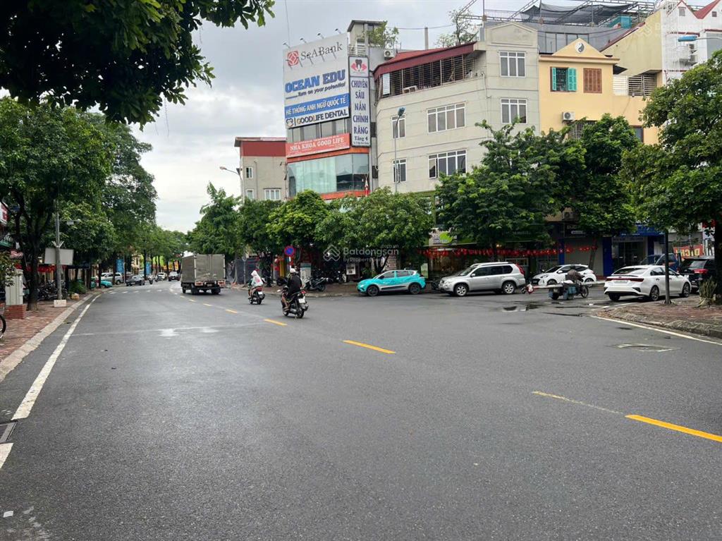 Bán nhà mặt phố kiêu kỵ nhà 3 tầng dt 70m đường 5m kinh doanh 7,5 tỷ