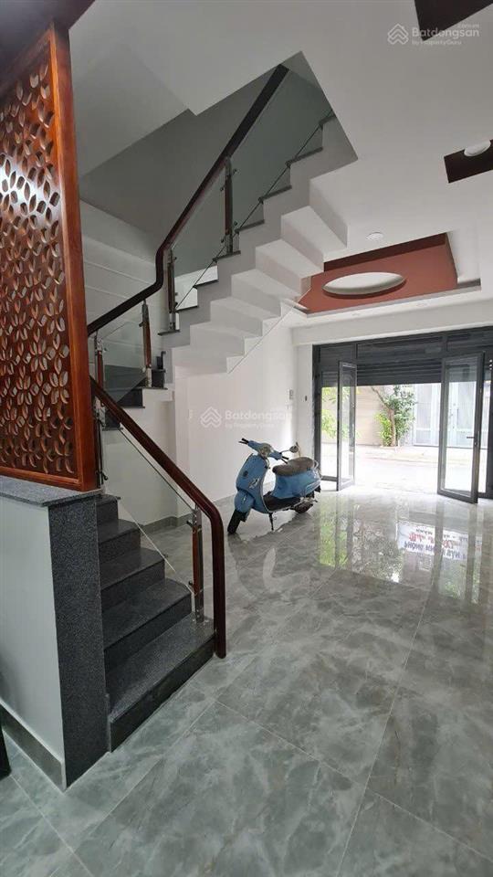 Cho thuê nhà nguyên căn mặt tiền hẻm xe hơi hoàng hoa thám gần ga t3 vào sân bay