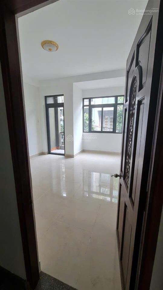 Cho thuê nhà nguyên căn mặt tiền hẻm xe hơi hoàng hoa thám gần ga t3 vào sân bay