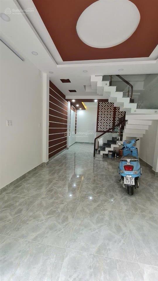 Cho thuê nhà nguyên căn mặt tiền hẻm xe hơi hoàng hoa thám gần ga t3 vào sân bay