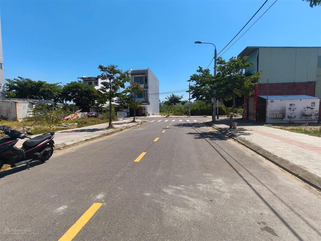 Cần bán gấp 1 lô đường 10,5m vị trí kinh doanh