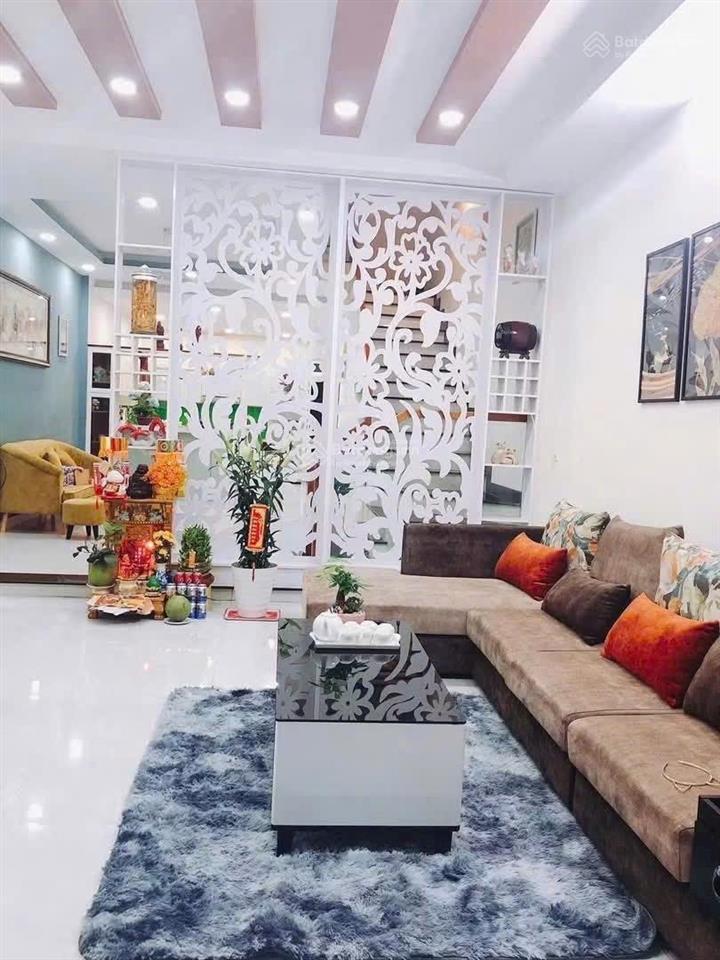 Cần bán gấp 1 căn nhà sát chợ hòa xuân