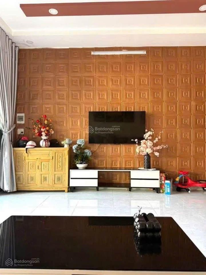 Cần bán gấp 1 căn nhà sát chợ hòa xuân