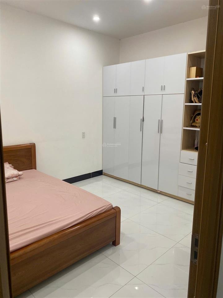 Cần bán gấp căn nhà đẹp đường hoàng minh giám