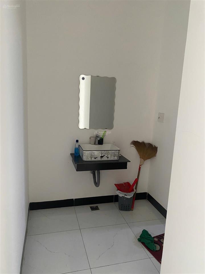 Cần bán gấp căn nhà đẹp đường hoàng minh giám