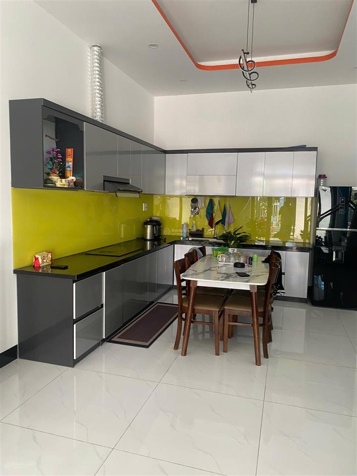 Cần bán gấp căn nhà đẹp đường hoàng minh giám