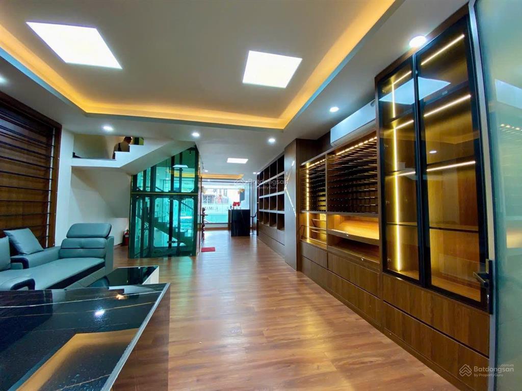 Cho thuê tòa nhà 5x20m, hầm 3 lầu, nội thất hiện đại giá 50tr/tháng  0931 254 ***