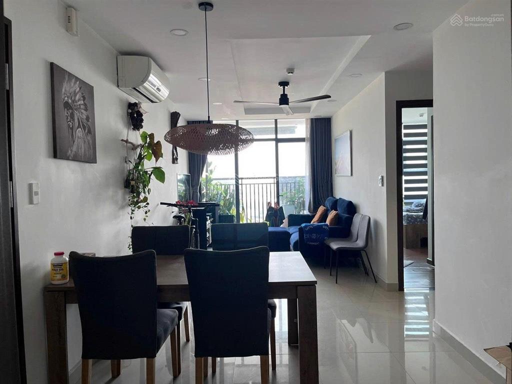 Chính chủ gửi căn góc 68m2 full nội thất view thoáng giá 3,2 tỷ sổ sẵn, ở ngay 0931 254 ***