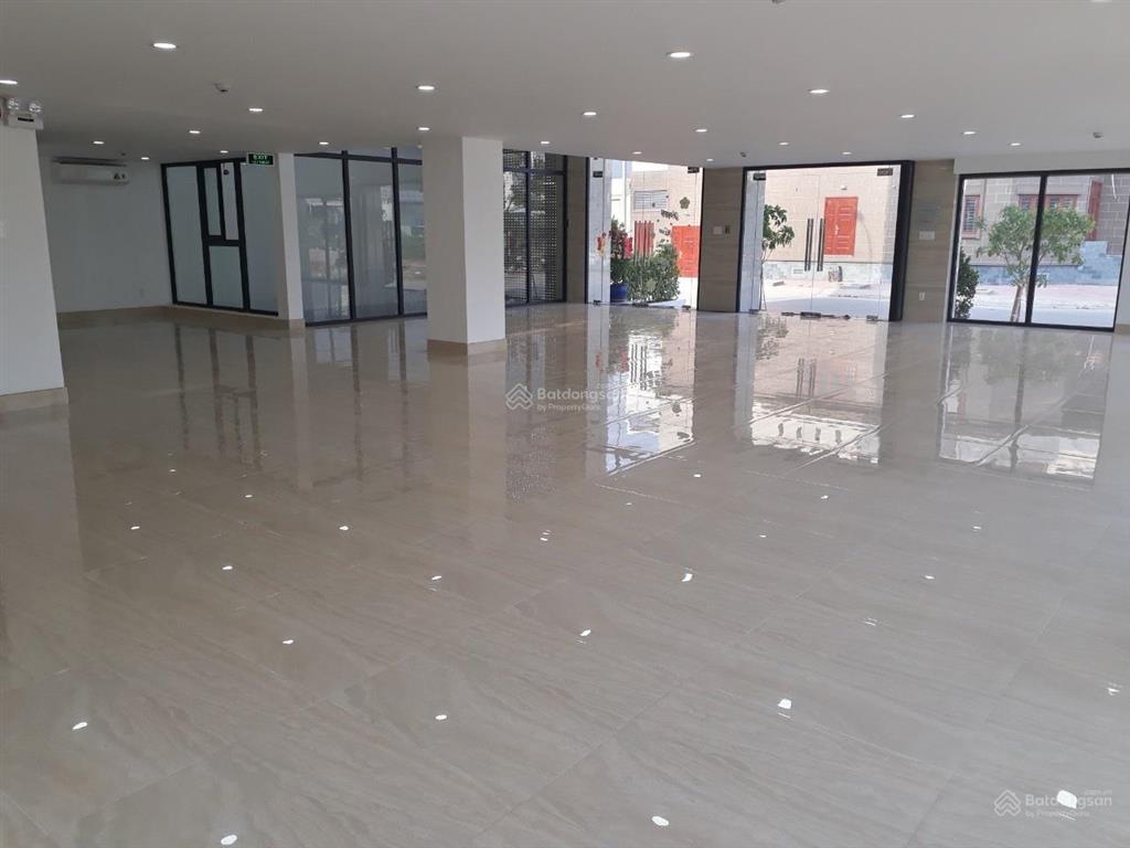 Cho thuê tòa vp góc 2 mt 15x20m, 1 hầm 4 lầu giá 298tr/ tháng  0931 254 ***