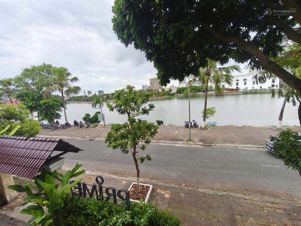 Cho thuê biệt thự 2 mặt tiền, view sông cực đẹp, trung tâm thành phố đà nẵng