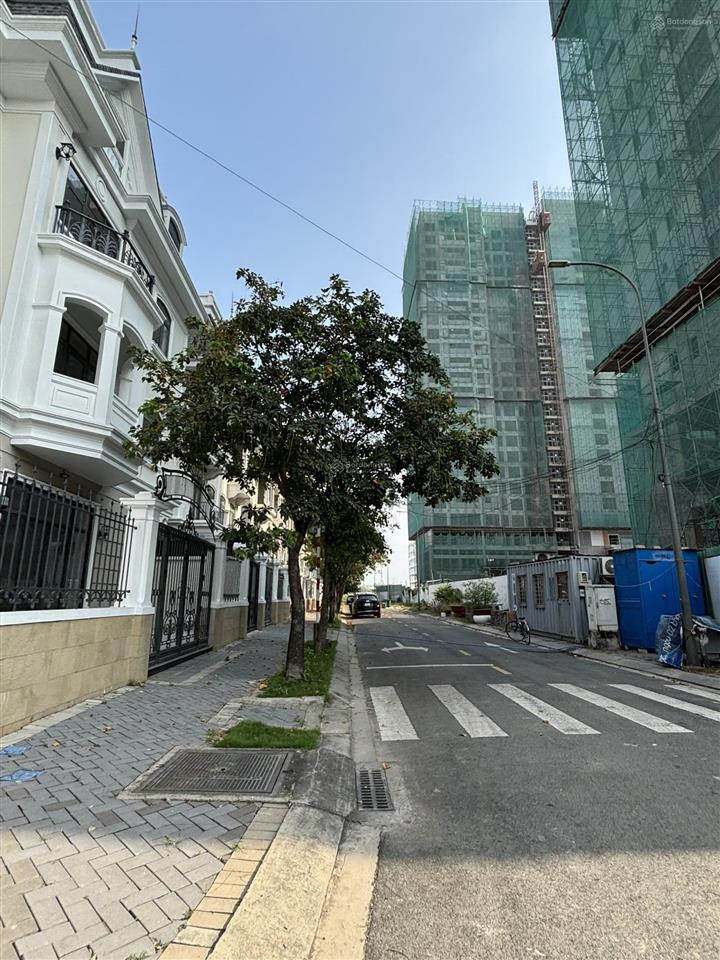 Cho thuê biệt thự song lập và đơn lập (thô)  diện tích 160m2  300m2