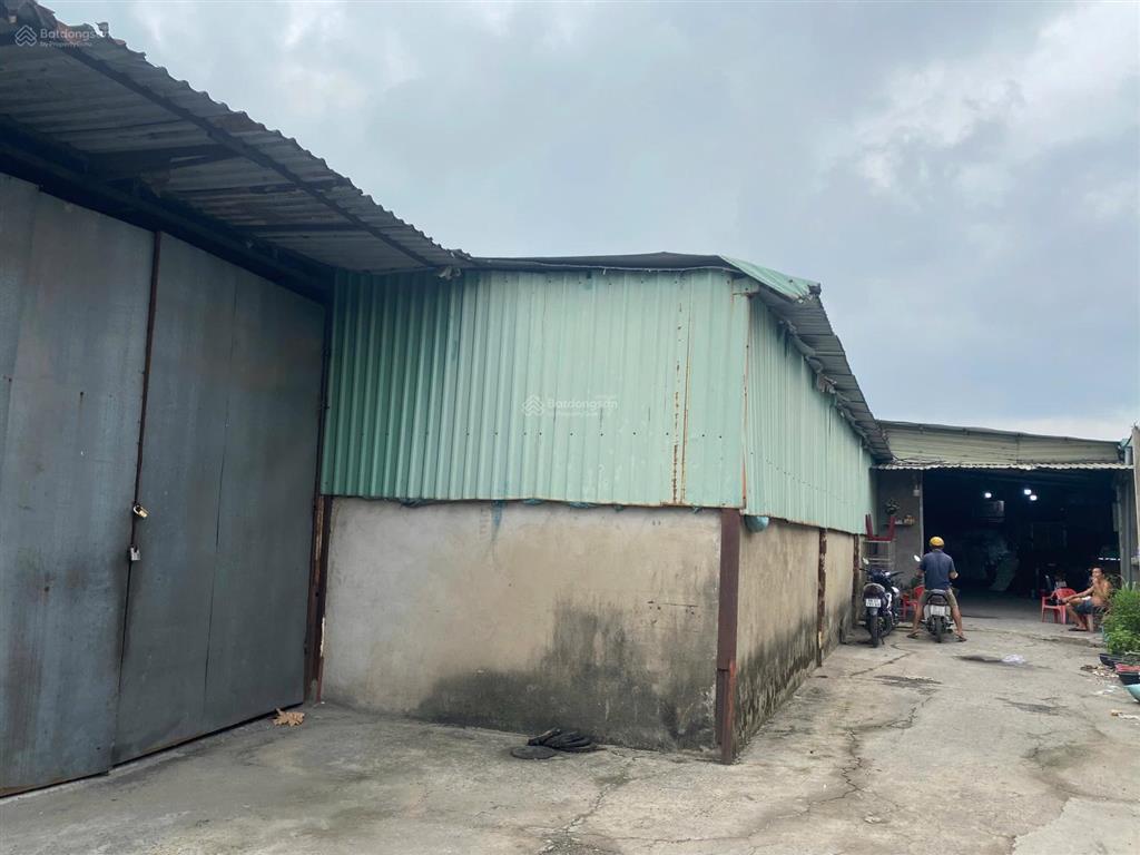 Chính chủ cần bán lại nhà xưởng 1000m2 mặt tiền đường phạm văn sáng, hóc môn