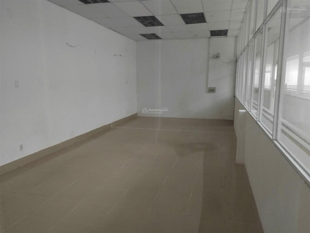 Cho thuê kho xưởng 1600m2 trong kcn tân bình, kho đẹp, tiện làm kho hàng hoặc sản xuất