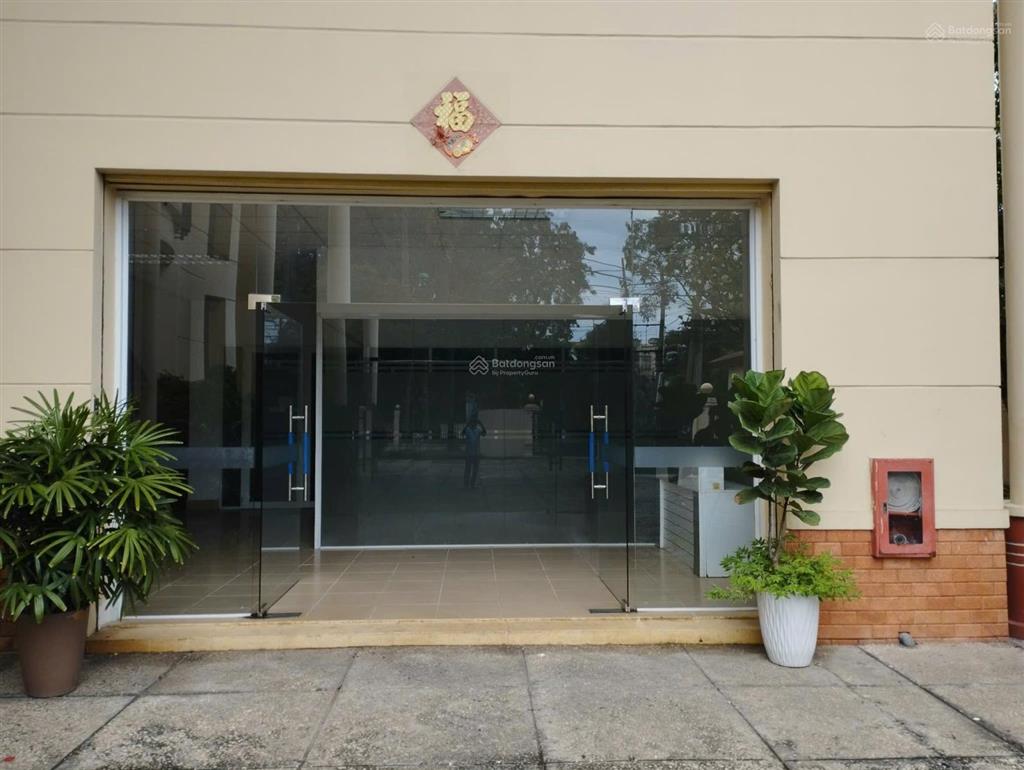 Cho thuê kho xưởng 1600m2 trong kcn tân bình, kho đẹp, tiện làm kho hàng hoặc sản xuất