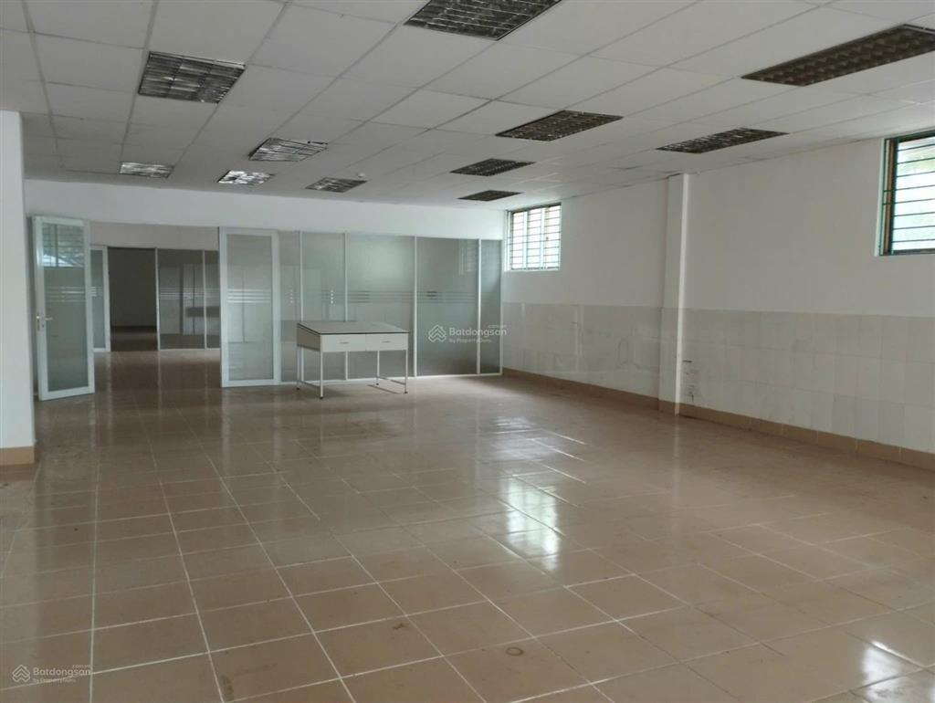 Cho thuê kho xưởng 1600m2 trong kcn tân bình, kho đẹp, tiện làm kho hàng hoặc sản xuất