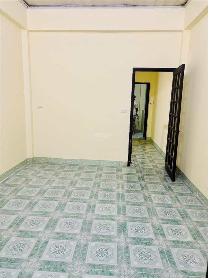 Cho thuê nhà riêng tại ngõ 69, tứ liên, 8,2 triệu, 135m2, view đẹp, giá cực chất