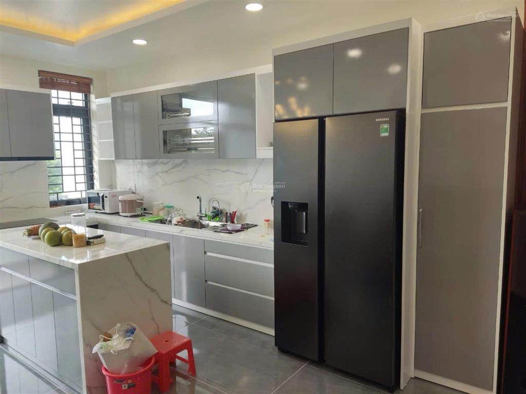 Bán nhà mặt tiền đường số kdc phong phú 4