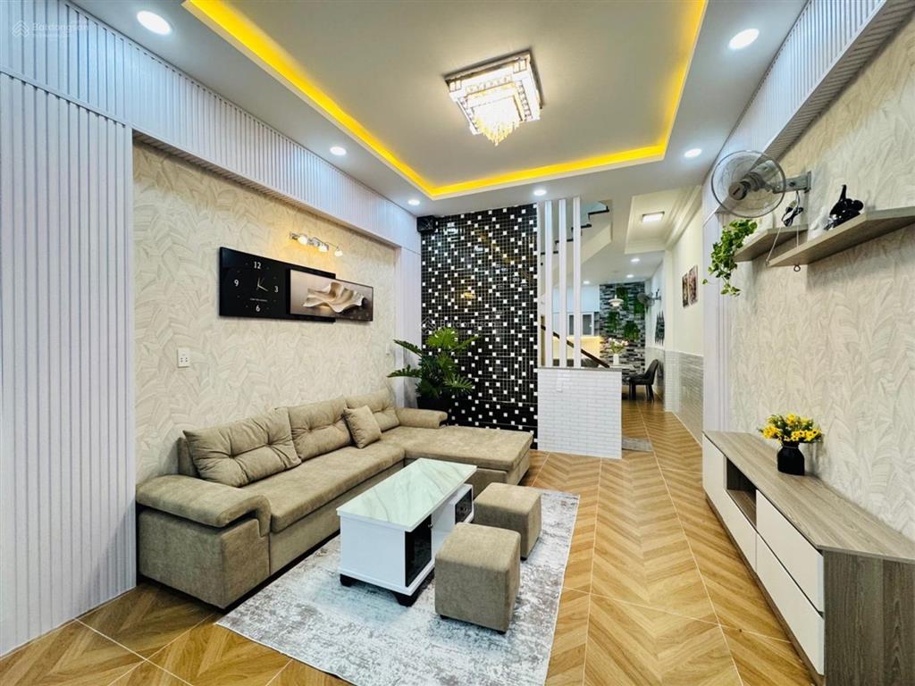 Bán nhà khu dân cư bình hưng tặng full nội thất