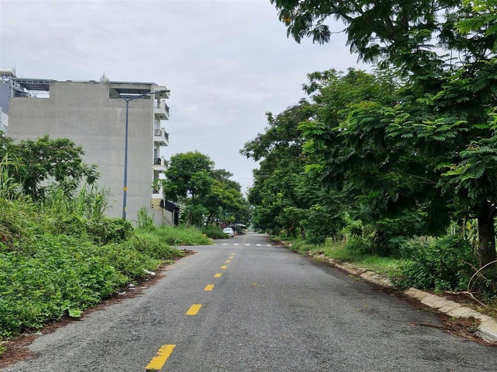 Bán đất khu dân cư phong phú 4 đối diện công viên sổ hồng riêng giá 6tỷ5