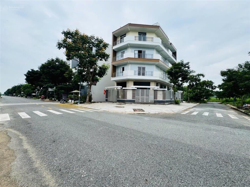 Bán đất khu dân cư phong phú 4 đối diện công viên sổ hồng riêng giá 6tỷ5