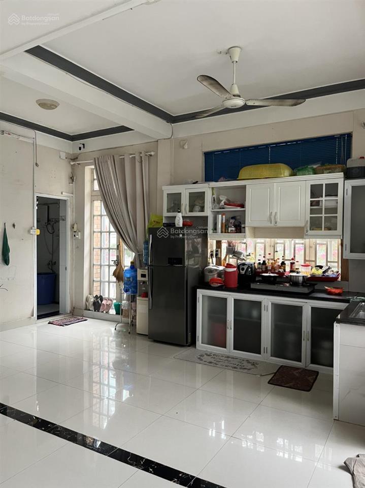 Mặt tiền góc đường số 5 kdc bình hưng giá 9ty5