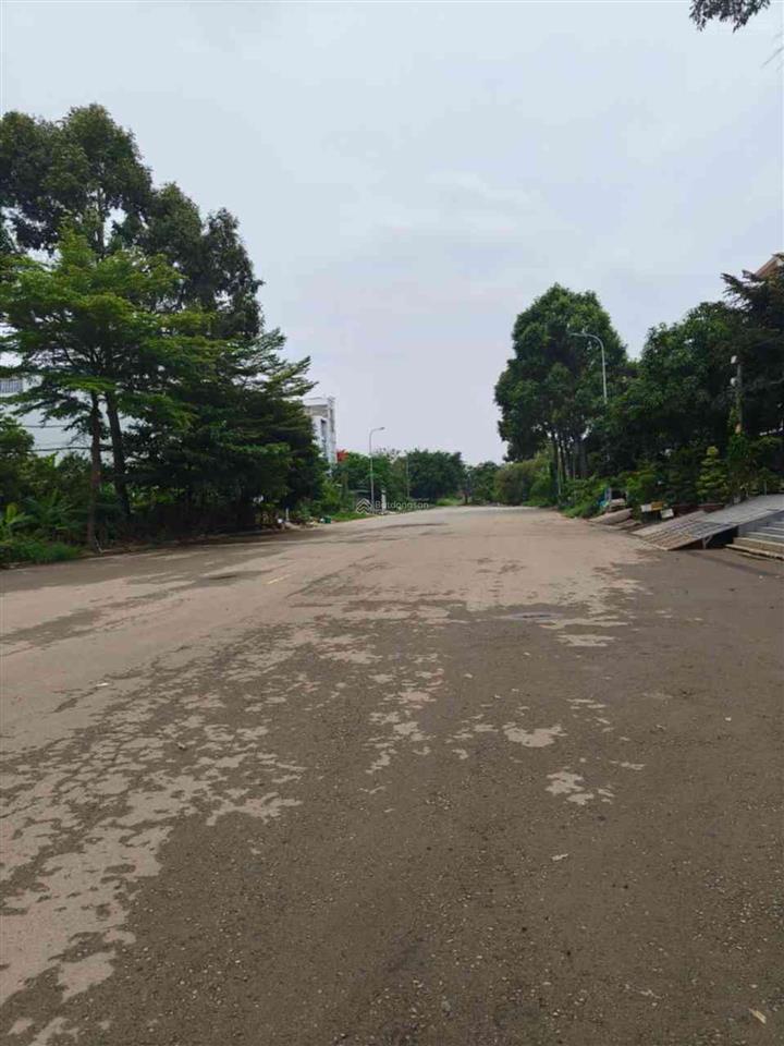 Bán nhà đường số 13 kdc phong phú 5 giá 10 tỷ