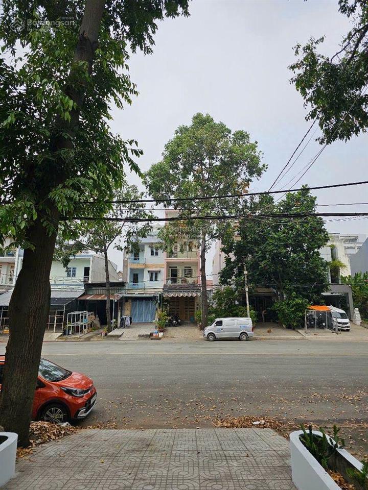 Bán nhà đường số 13 kdc phong phú 5 giá 10 tỷ